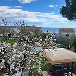 Erna - Cherry & Blue Apartmán
