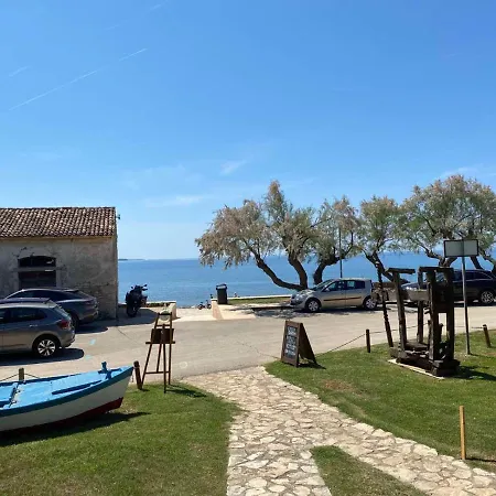 Erna - Cherry & Blue Novigrad Istria